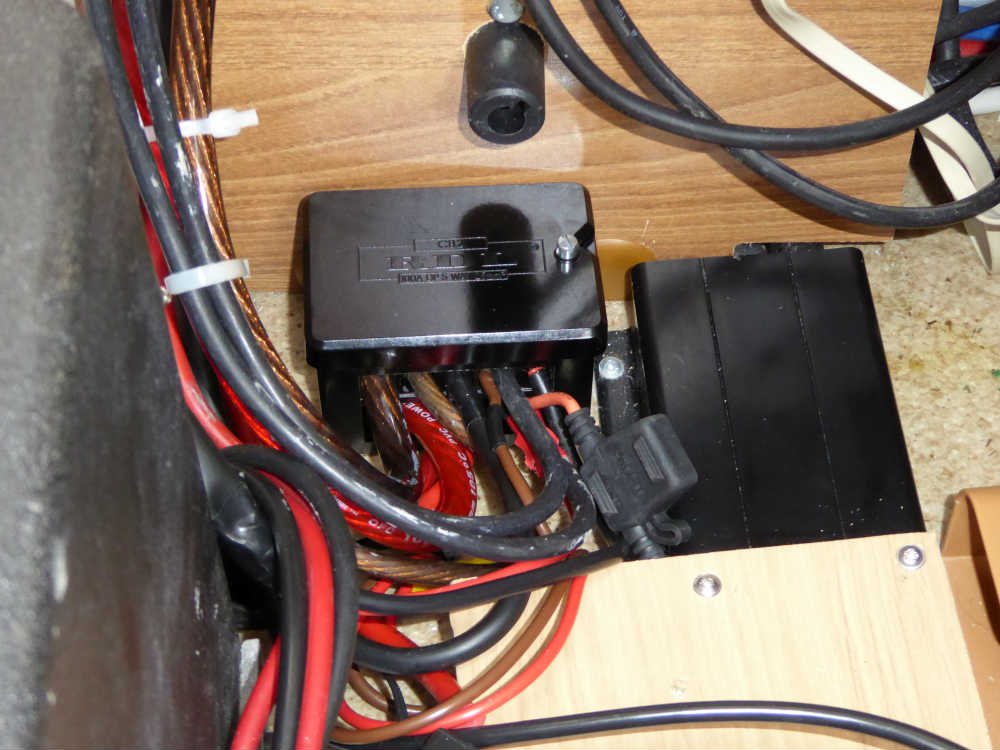 All the wires connected to the five-way junction box
