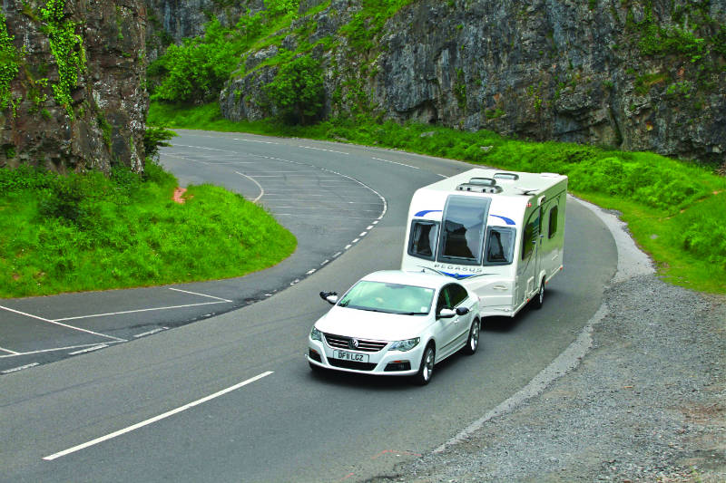 Towing a caravan in a gorge