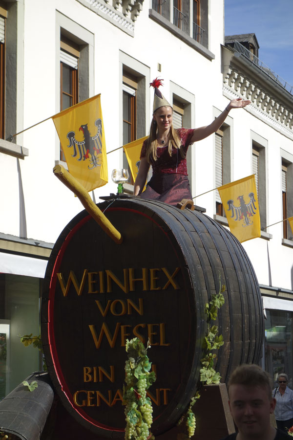 The wine festival parade at Oberwesel in full swing