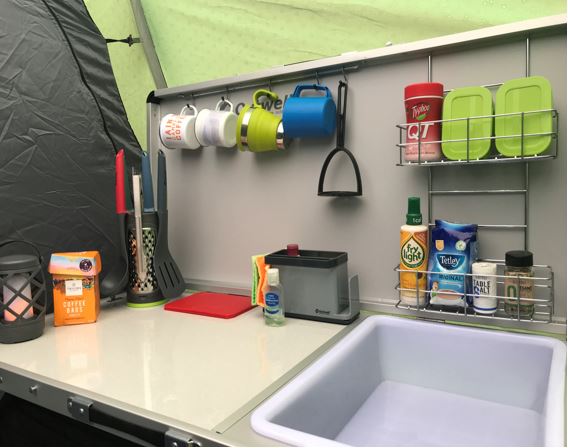 Camping kitchens and dining