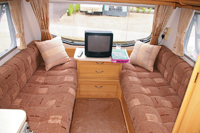 caravan interior - Avondale Dart 510-5