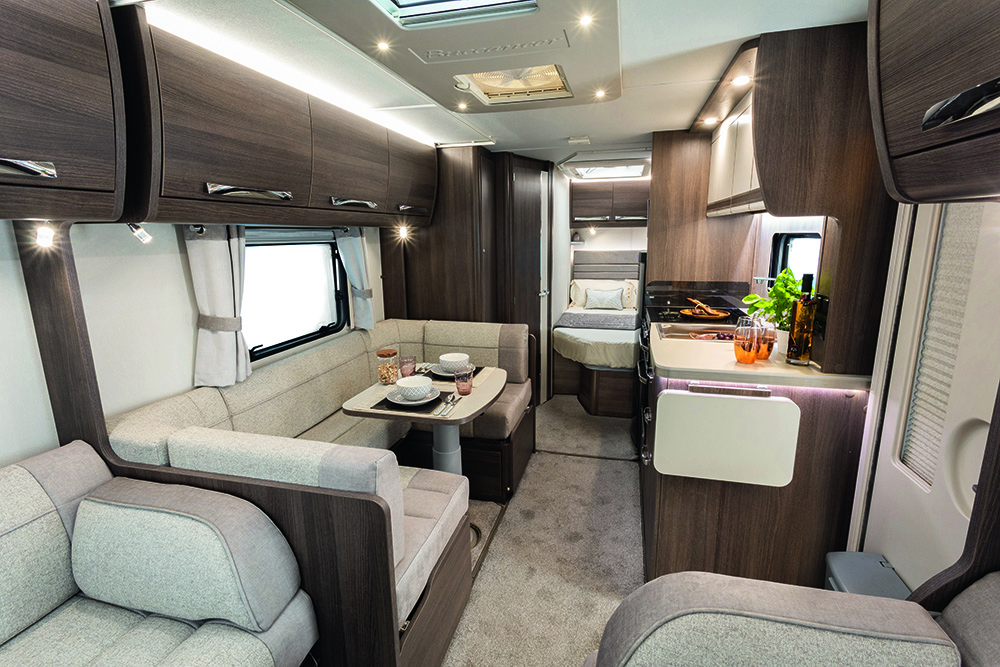 The Buccaneer Aruba features a double bed with shower room alongside