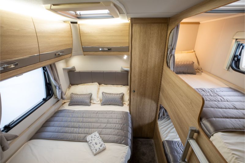 Twin beds in the Elddis Avante 868 caravan