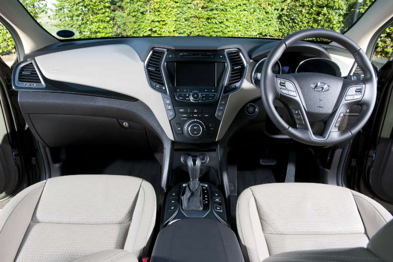 Hyundai Santa Fe 2.2 Premium SE driver and passenger seats
