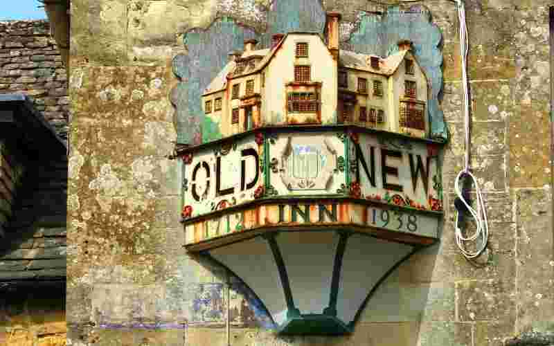 Old New Inn sign - Bourton on the Water