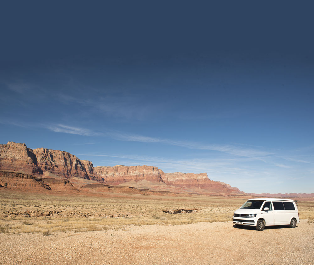 Campervan at the Vermilion Cliffs in the Grand Canyon