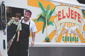 El Jeffe the food truck is the star of Chef (photo www.moviestillsdb.com)