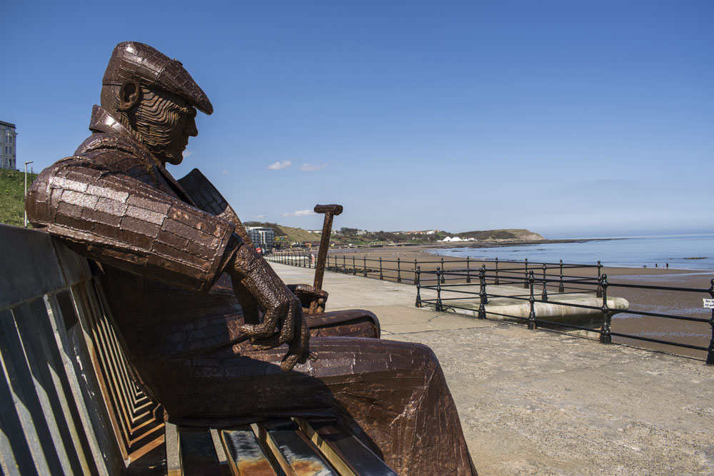 Image of the Freddy Gilroy and the Belsen Stragglers sculpture at North Bay in Scarborough