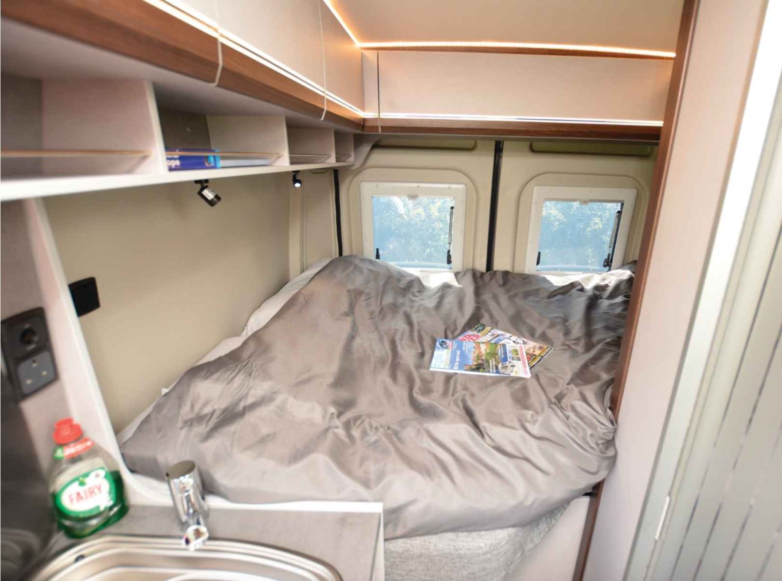 The bed inside the Globecar Summit Shine 540