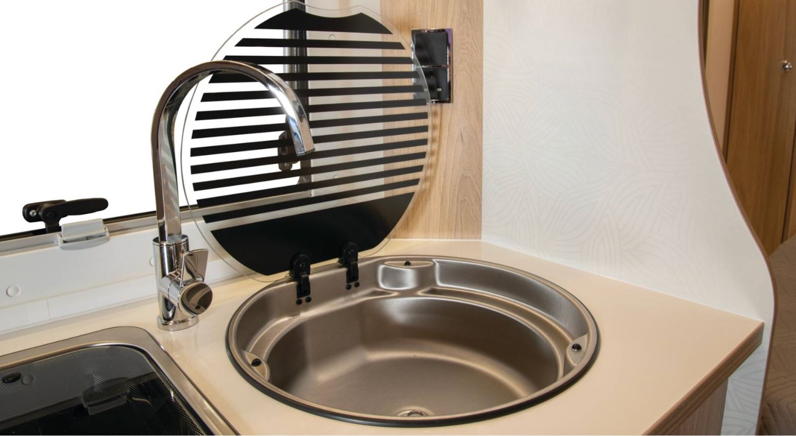 The sink inside the Fantaisy 440 CL