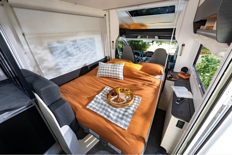 The bed inside the Chausson 660 Exclusive Line