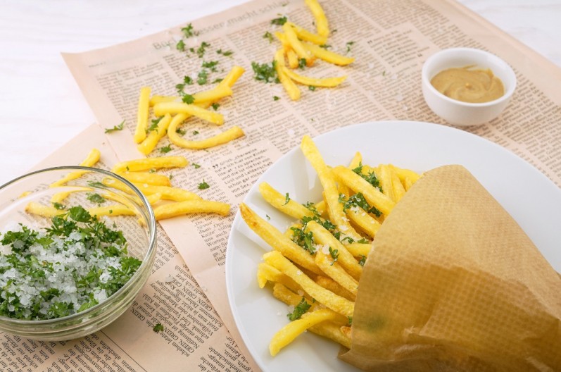A plate of frites