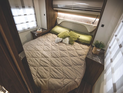 The bedroom on the Pegaso 740