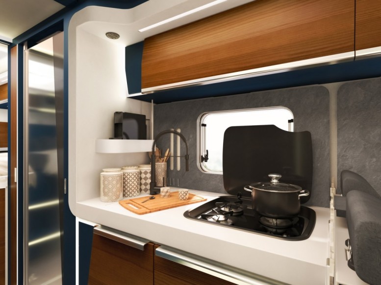 The kitchen inside the Kreos L 5009