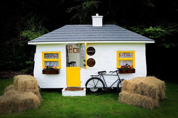 Pint pulling perfection on pitch – the Shebeen caravan