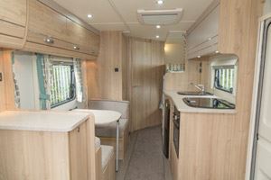 Xplore 586 caravan 2016