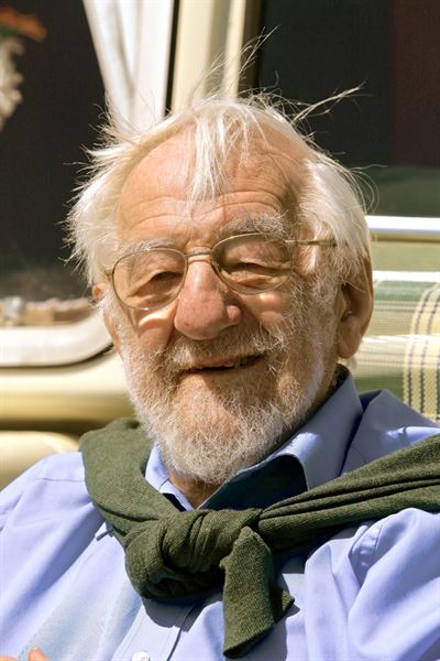 Caravan royalty: Cecil Gardner