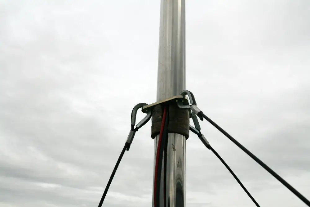 lower stays