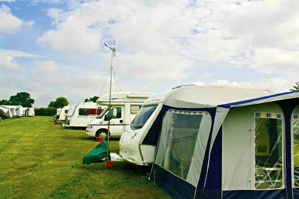 first test with the wind turbine on the caravan