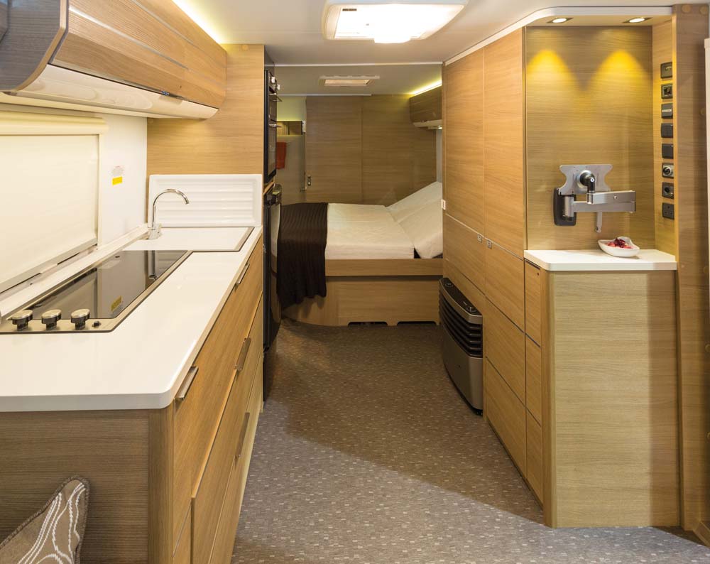 Fixed bed in an Adria