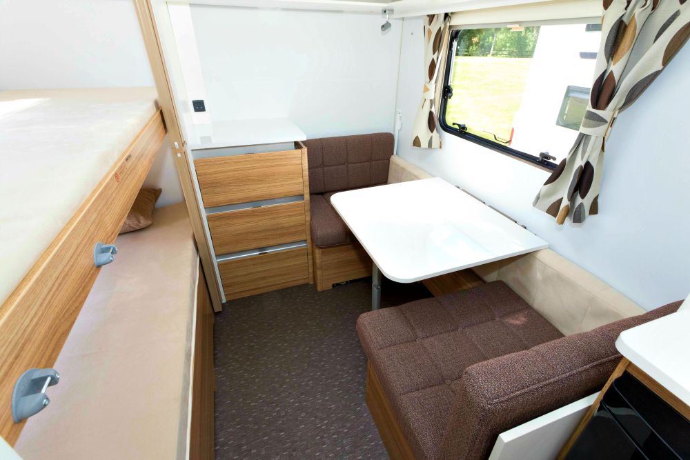 Adria Altea 542 DK Severn rear beds