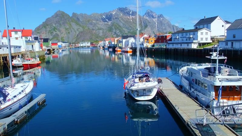 Henningsvaer