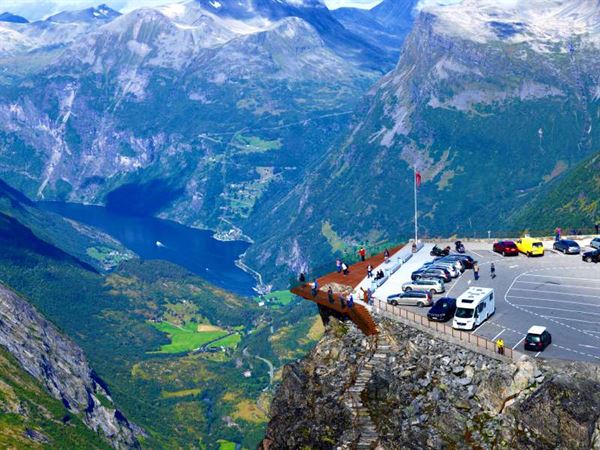Geirager Skywalk - Dalsnibba Geirager Skywalk - Dalsnibba