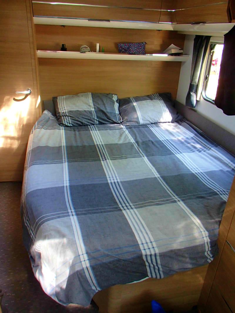 Adria Adora 613 UT Thames double bed