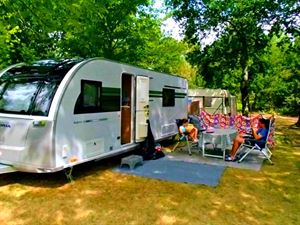 Outside living with the Adria Adora 613 UT Thames