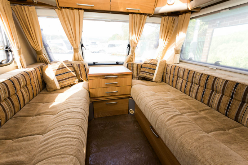 Swift Charisma 570 lounge