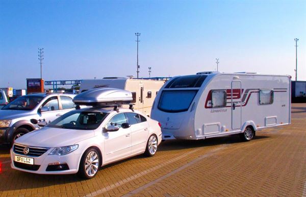 Roof box for caravanning Roof box for caravanning