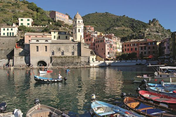 The beautiful harbour at Vernazza