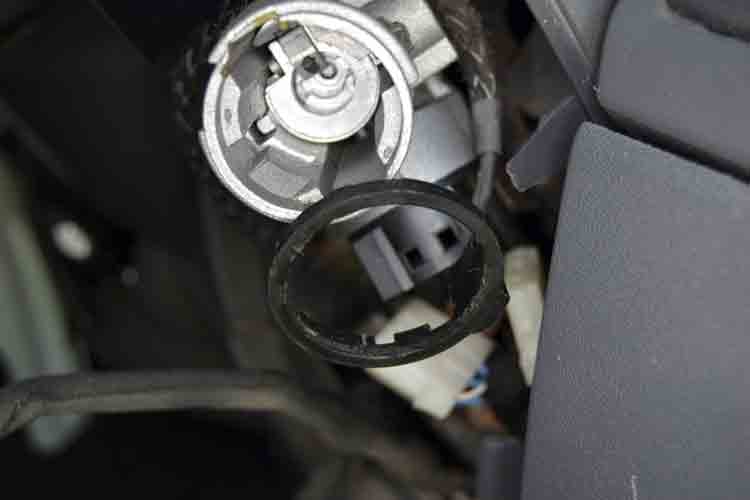 Ducato steering lock image - immobiliser and coil