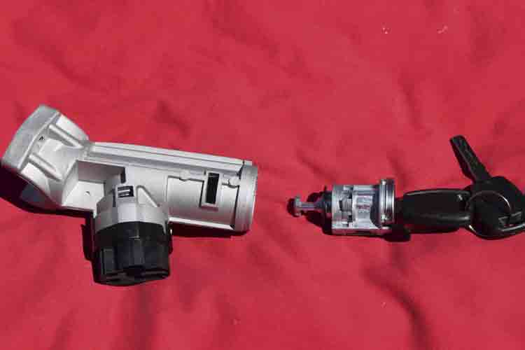 Ducato steering lock  image - lock barrel removed