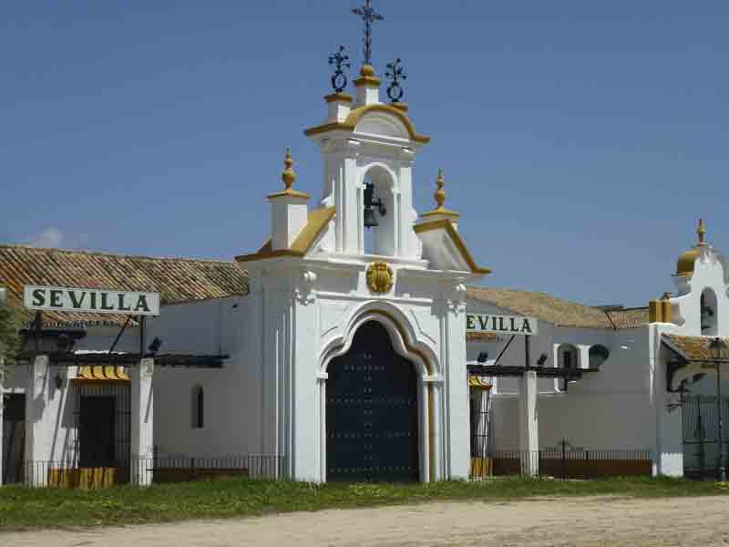 Image of a whitewashed building in El Rocio, Spain