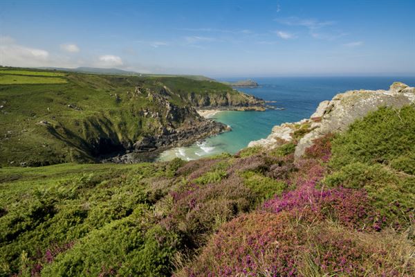 Pendour cove from Zennor cliffs (Edward Nurse/stock.adobe.com) Pendour cove from Zennor cliffs (Edward Nurse/stock.adobe.com)