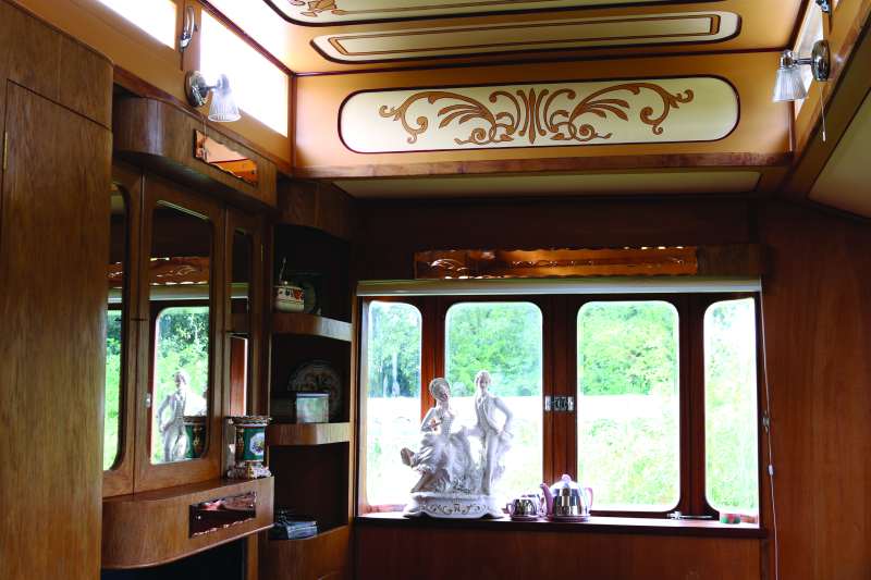Showman&rsquo;s wagon inside