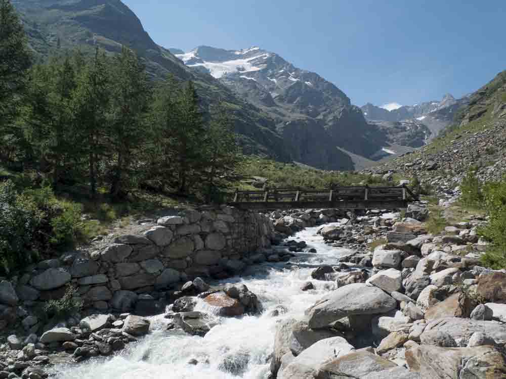 The view towards the top of the Valeille valley