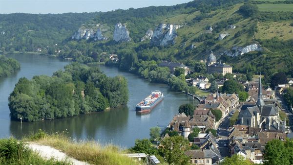 The picturesque River Seine, at Les Andelys - picture courtesy of Paul Knight