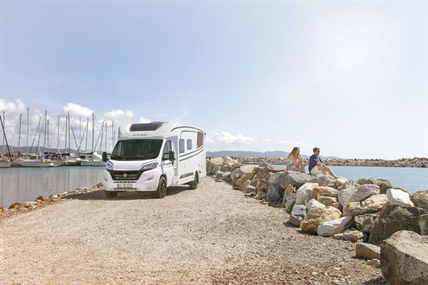 Etrusco's T 7400 QBC motorhome