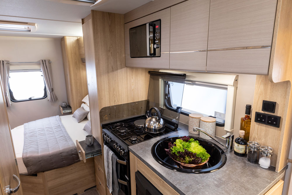 The kitchen in the Elddis 454 Avante caravan