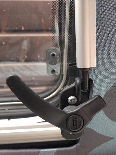 Dometic window