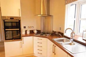 Keep oven doors well cleaned so that you can monitor cooking without opening the door (photo courtesy of Stately-Albion) Keep oven doors well cleaned so that you can monitor cooking without opening the door (photo courtesy of Stately-Albion)