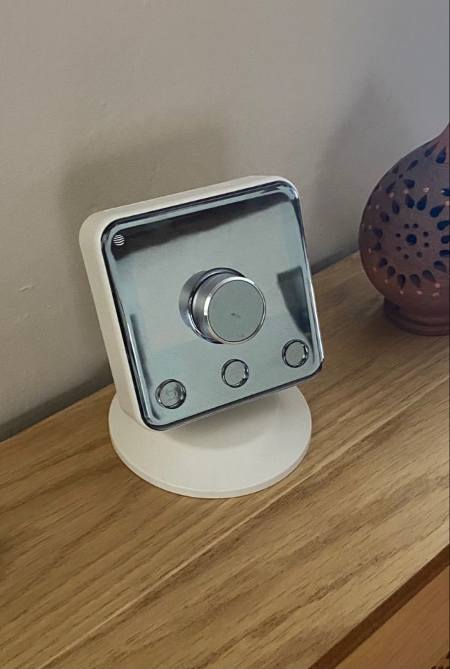Control your energy costs with a Hive thermostat Control your energy costs with a Hive thermostat