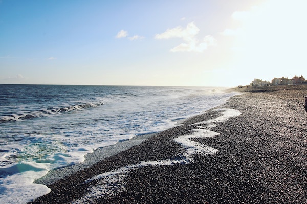 https://unsplash.com/@ellie_adams