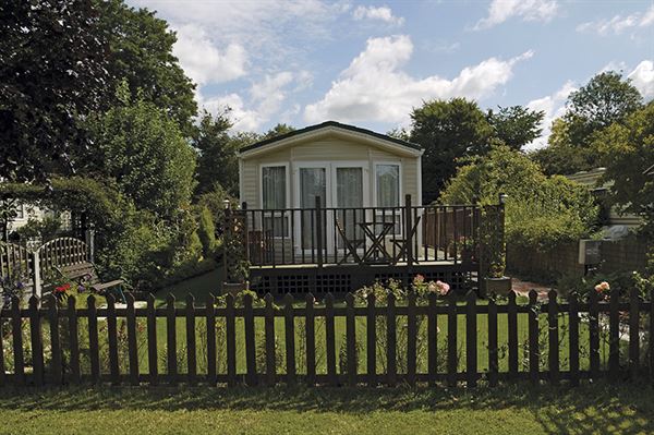 A holiday home at Hurley Riverside Park