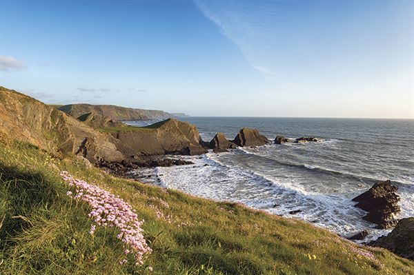 The spectacular rocks of Hartland Quay (photo courtesy of Adobestock)