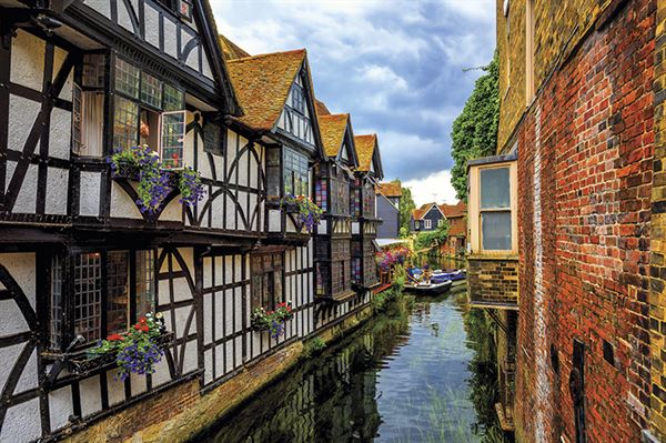 Canterbury, a pretty and fascinating city (photo courtesy of Boris Stroujko stock.adobe.com)