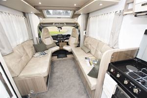 Inside the Benimar Tessoro 487