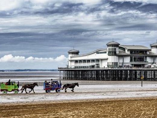 Visit Somerset coast in your motorhome